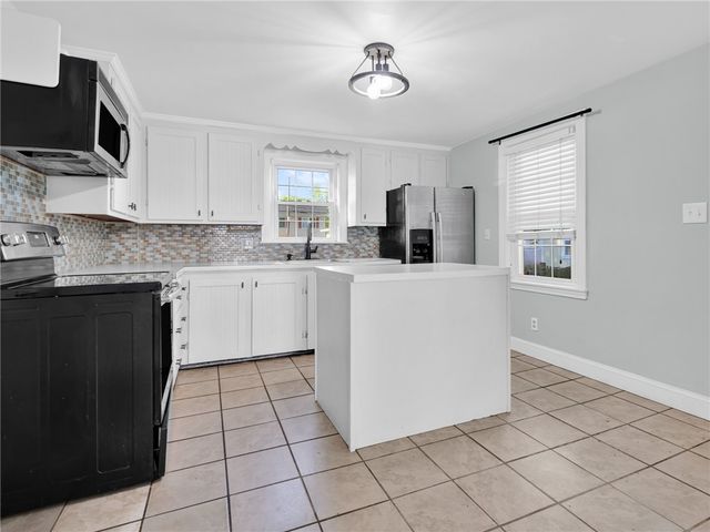 25 Mowry Street, Pawtucket, RI 02861
