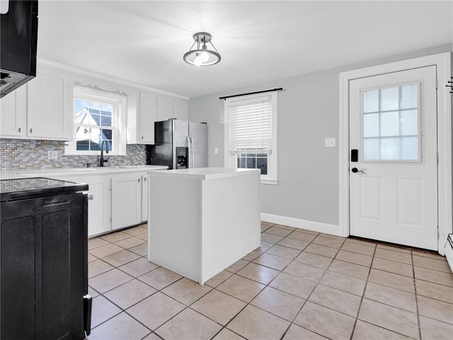 25 Mowry Street, Pawtucket, RI 02861