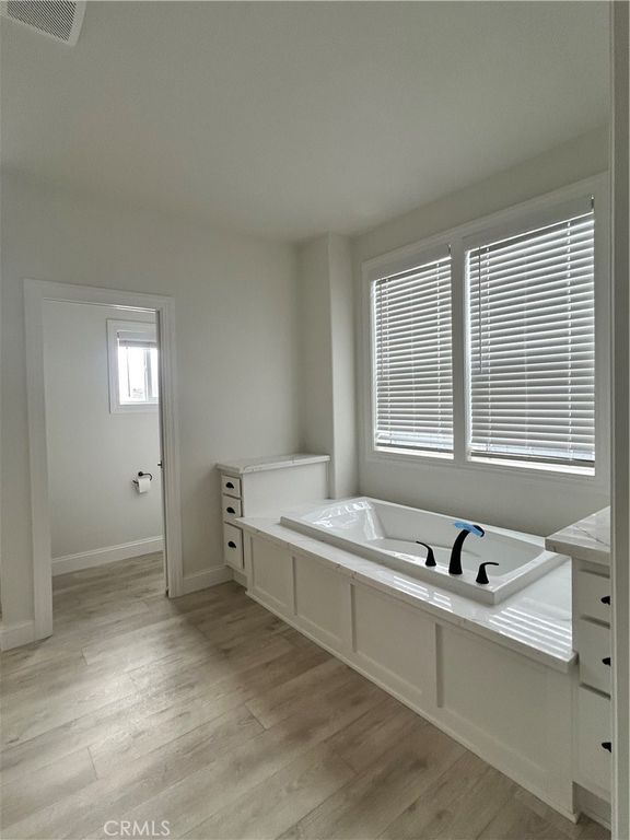 Image 9 of property listing at 9850 Garfield Avenue 68, Huntington Beach, CA 92646