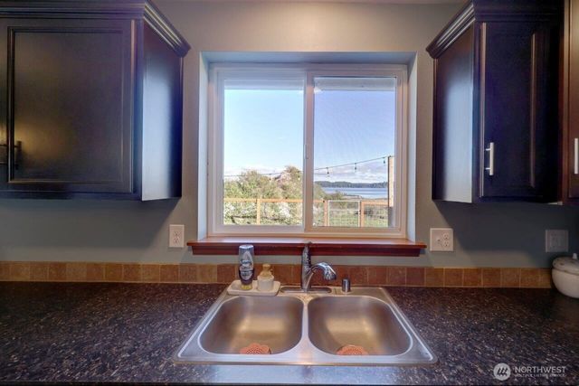 27000 Sandridge Road, Ocean Park, WA 98640