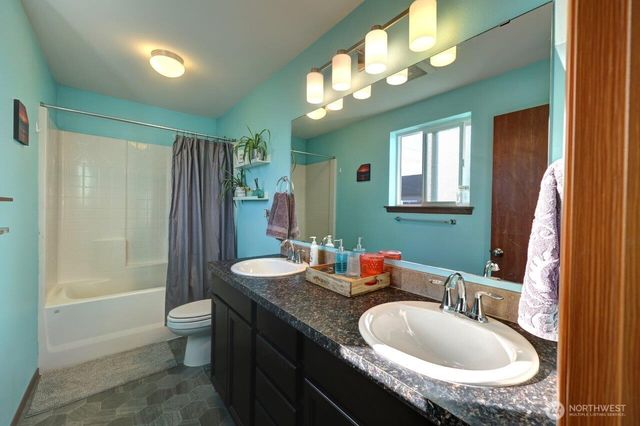 27000 Sandridge Road, Ocean Park, WA 98640