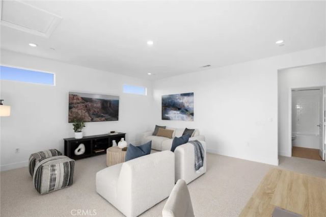 241 Proctor, Irvine, CA 92618