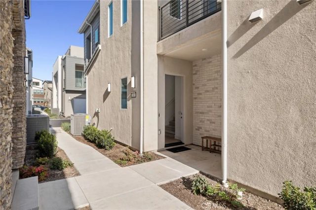 241 Proctor, Irvine, CA 92618