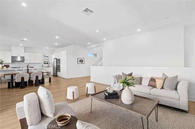 241 Proctor, Irvine, CA 92618