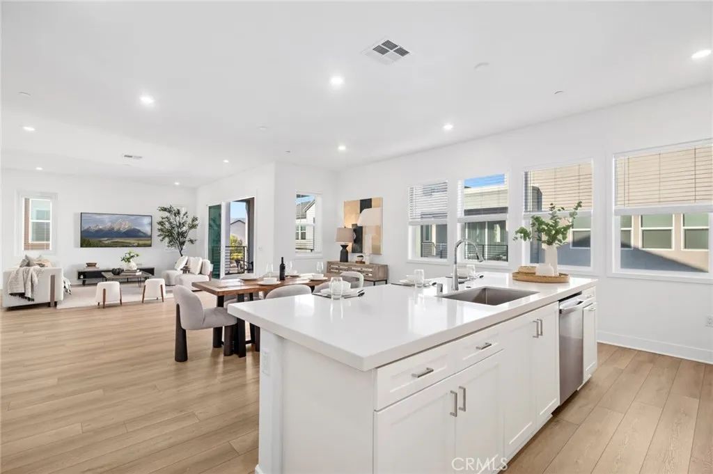 241 Proctor, Irvine, CA 92618