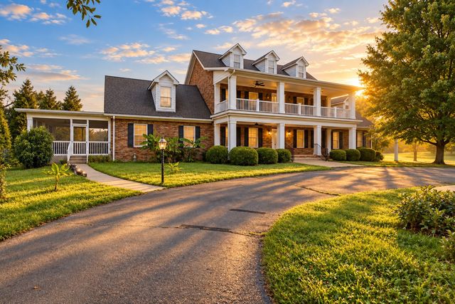 444 Old Pond Lane, Dickson, TN 37055