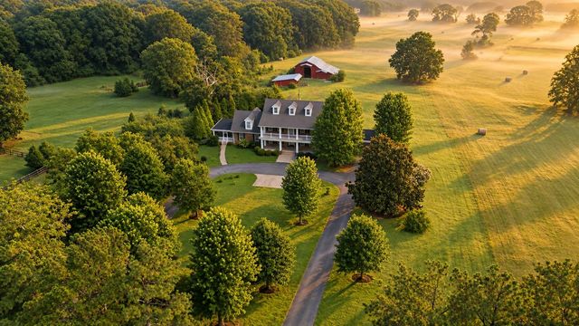 444 Old Pond Lane, Dickson, TN 37055