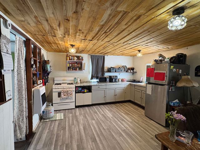 212 W Park Road, Harrison, MI 48625