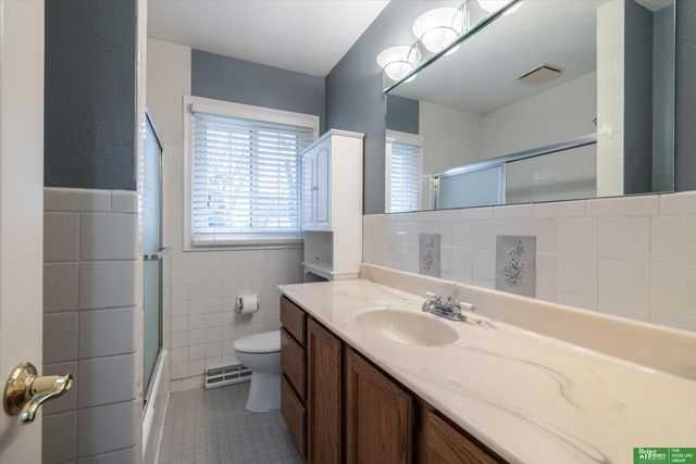 2908 S 136 Street, Omaha, NE 68144