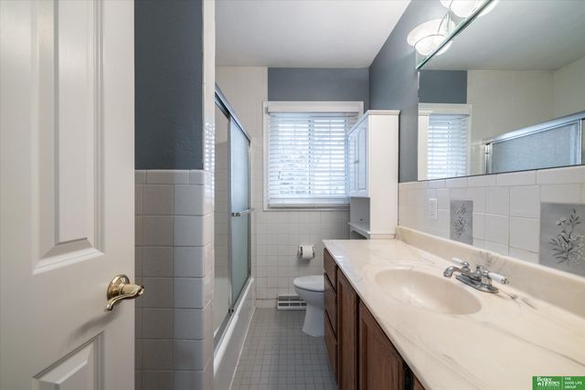 2908 S 136 Street, Omaha, NE 68144