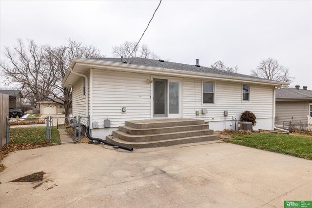 2908 S 136 Street, Omaha, NE 68144