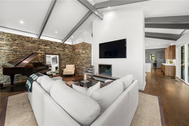 460 Valley Green Drive NE, Atlanta, GA 30342