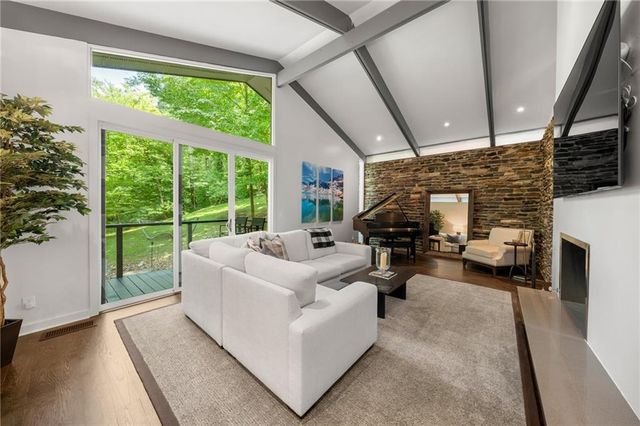 460 Valley Green Drive NE, Atlanta, GA 30342