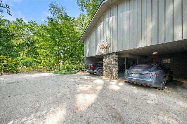 460 Valley Green Drive NE, Atlanta, GA 30342