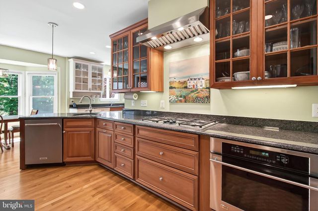 8750 COPELAND POND CT, Fairfax, VA 22031