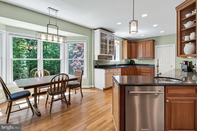 8750 COPELAND POND CT, Fairfax, VA 22031