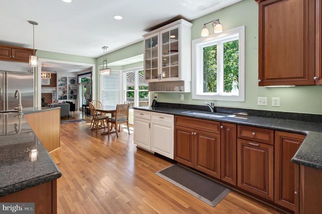 8750 COPELAND POND CT, Fairfax, VA 22031