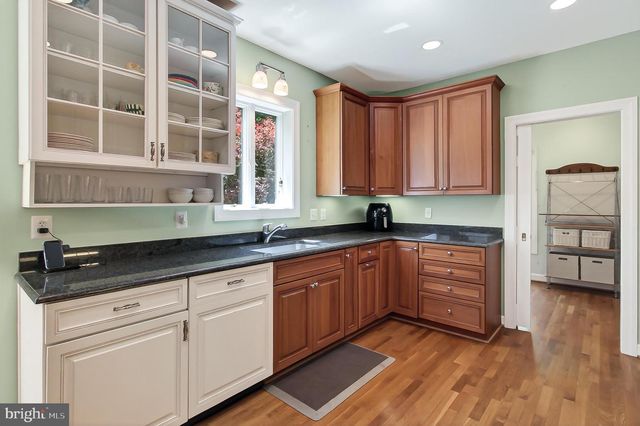 8750 COPELAND POND CT, Fairfax, VA 22031