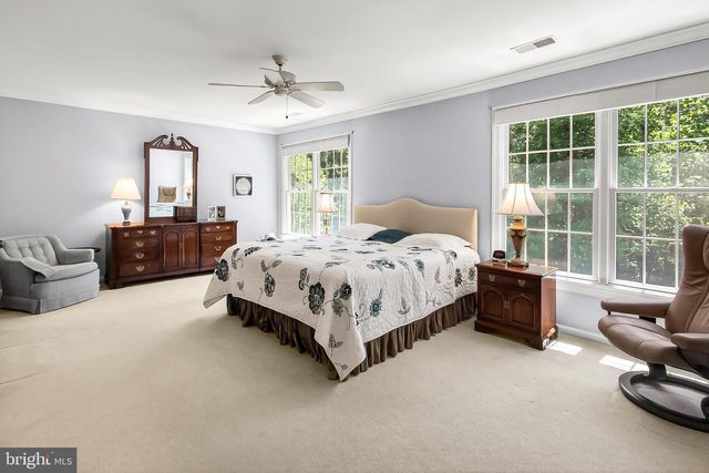 8750 COPELAND POND CT, Fairfax, VA 22031