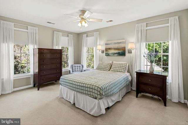 8750 COPELAND POND CT, Fairfax, VA 22031
