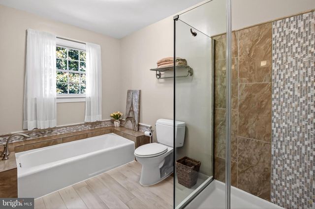 8750 COPELAND POND CT, Fairfax, VA 22031