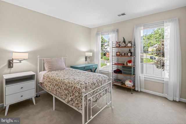 8750 COPELAND POND CT, Fairfax, VA 22031