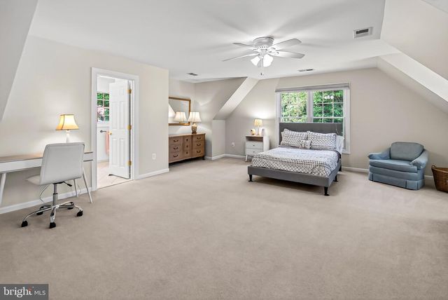 8750 COPELAND POND CT, Fairfax, VA 22031