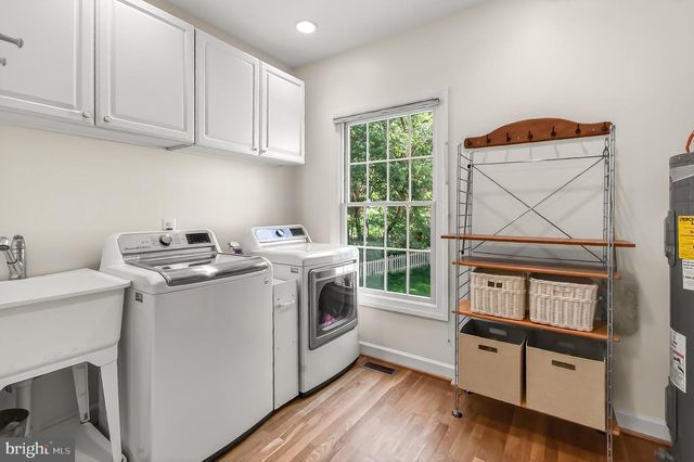 8750 COPELAND POND CT, Fairfax, VA 22031