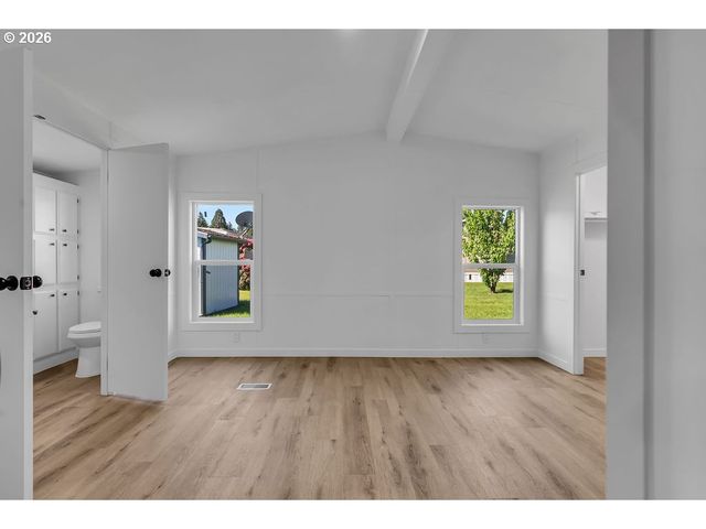 8261 Se IRIS St, Milwaukie, OR 97267