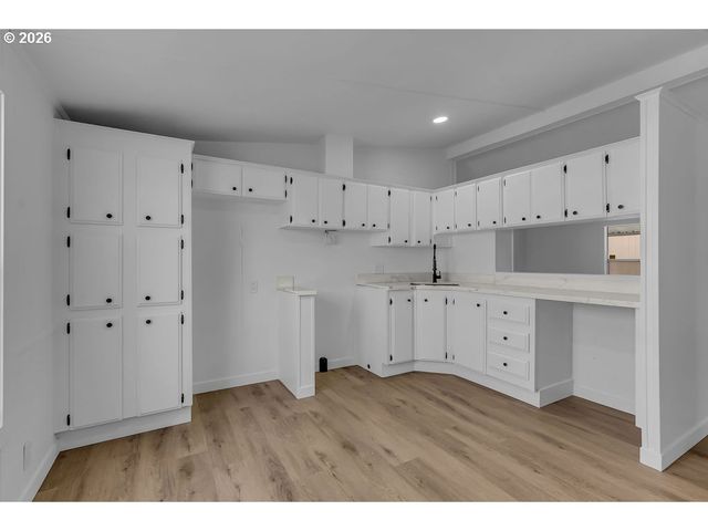 8261 Se IRIS St, Milwaukie, OR 97267