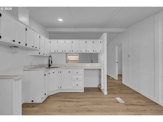 8261 Se IRIS St, Milwaukie, OR 97267