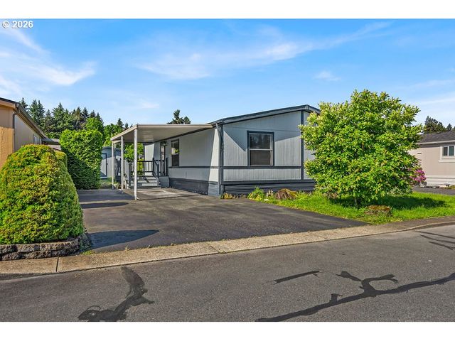 8261 Se IRIS St, Milwaukie, OR 97267