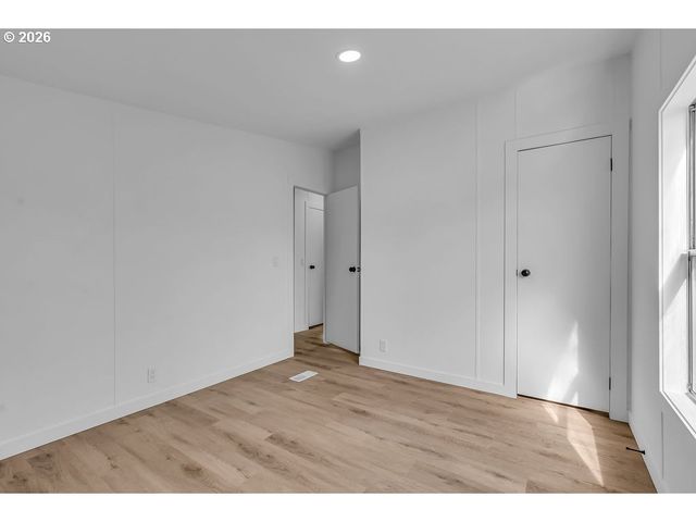 8261 Se IRIS St, Milwaukie, OR 97267