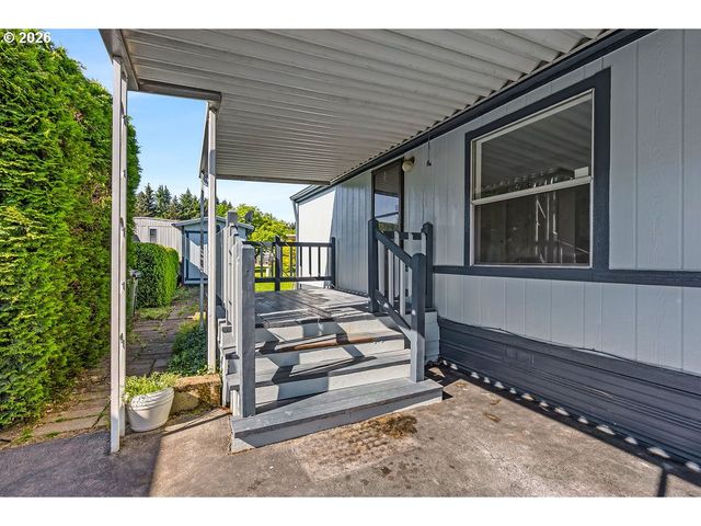 8261 Se IRIS St, Milwaukie, OR 97267