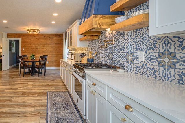 2011 Cochran Ln, Rockport, TX 78382