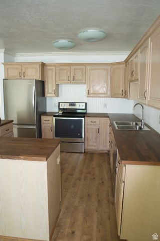 270 E CENTER ST, Bountiful, UT 84010