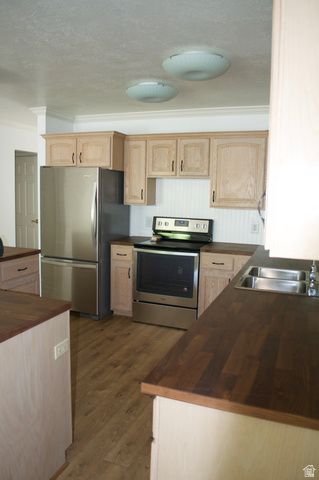 270 E CENTER ST, Bountiful, UT 84010