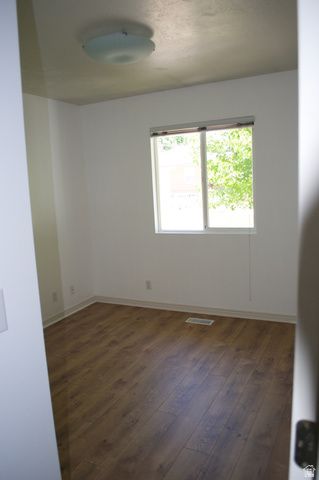 270 E CENTER ST, Bountiful, UT 84010