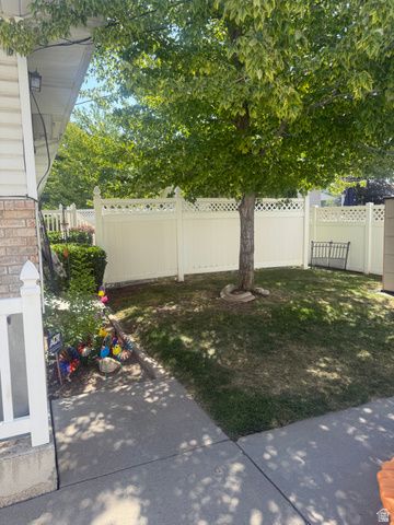270 E CENTER ST, Bountiful, UT 84010