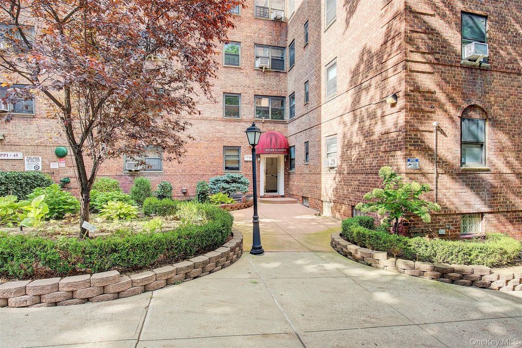 102-45 67th Road 1P, Forest Hills, NY 11375