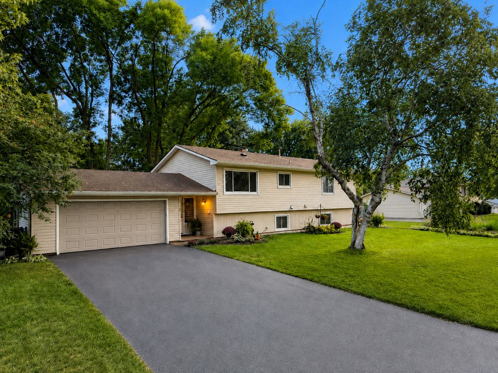 1798 E Bluestone Drive, Eagan, MN 55122 — exterior