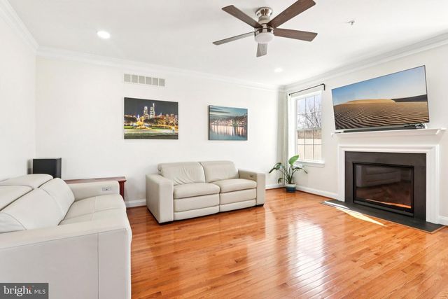 1035 THORNDALE DR, Lansdale, PA 19446