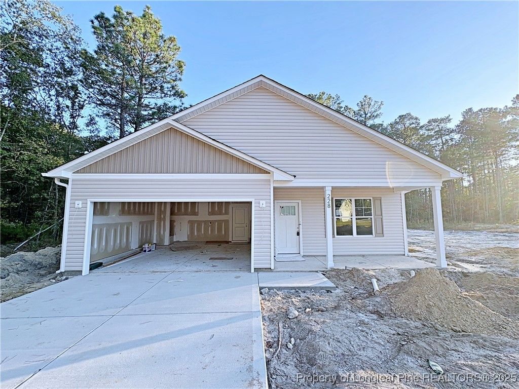 228 Woodcrest Jones Drive, Raeford, NC 28376
