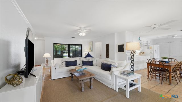 210 Admiral Benbow Lane, Mcqueeney, TX 78123
