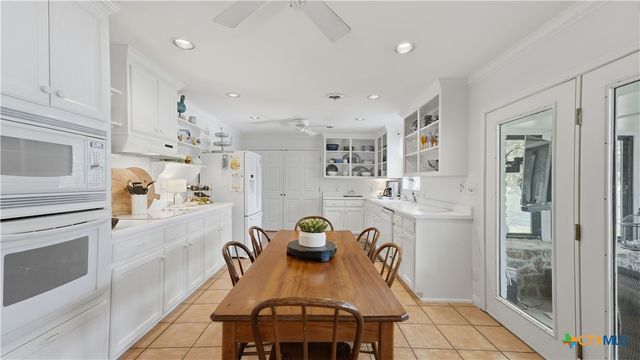 210 Admiral Benbow Lane, Mcqueeney, TX 78123