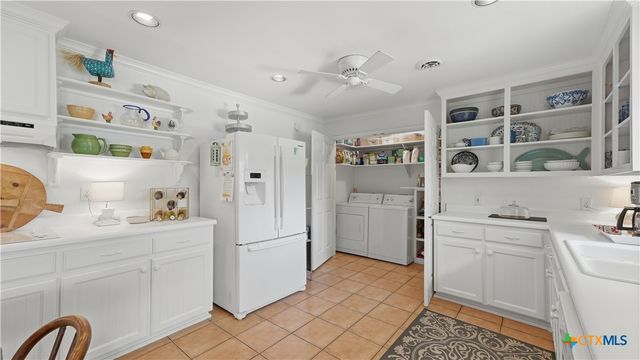 210 Admiral Benbow Lane, Mcqueeney, TX 78123
