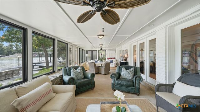 210 Admiral Benbow Lane, Mcqueeney, TX 78123