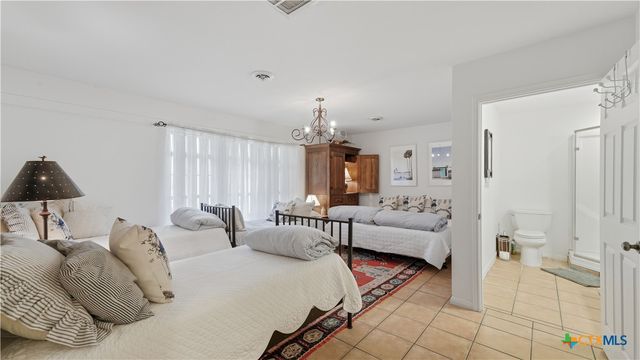 210 Admiral Benbow Lane, Mcqueeney, TX 78123