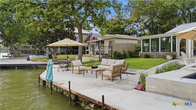 210 Admiral Benbow Lane, Mcqueeney, TX 78123