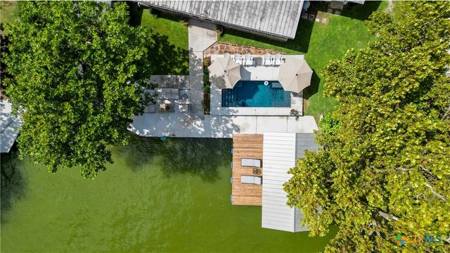 210 Admiral Benbow Lane, Mcqueeney, TX 78123